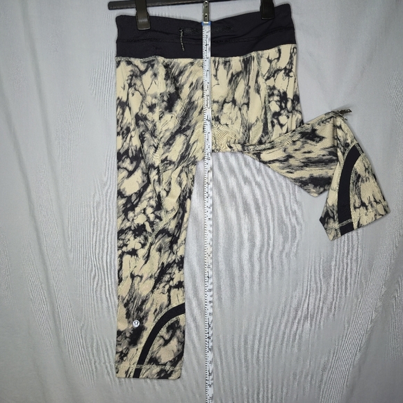 Lululemon Run: Inspire Crop 2 Great Granite Black Mohave Tan Leggings Size 6 - Picture 8 of 8